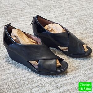 Donald J Pliner womens Marti  black cross strap leather wedge sandals black sz 7